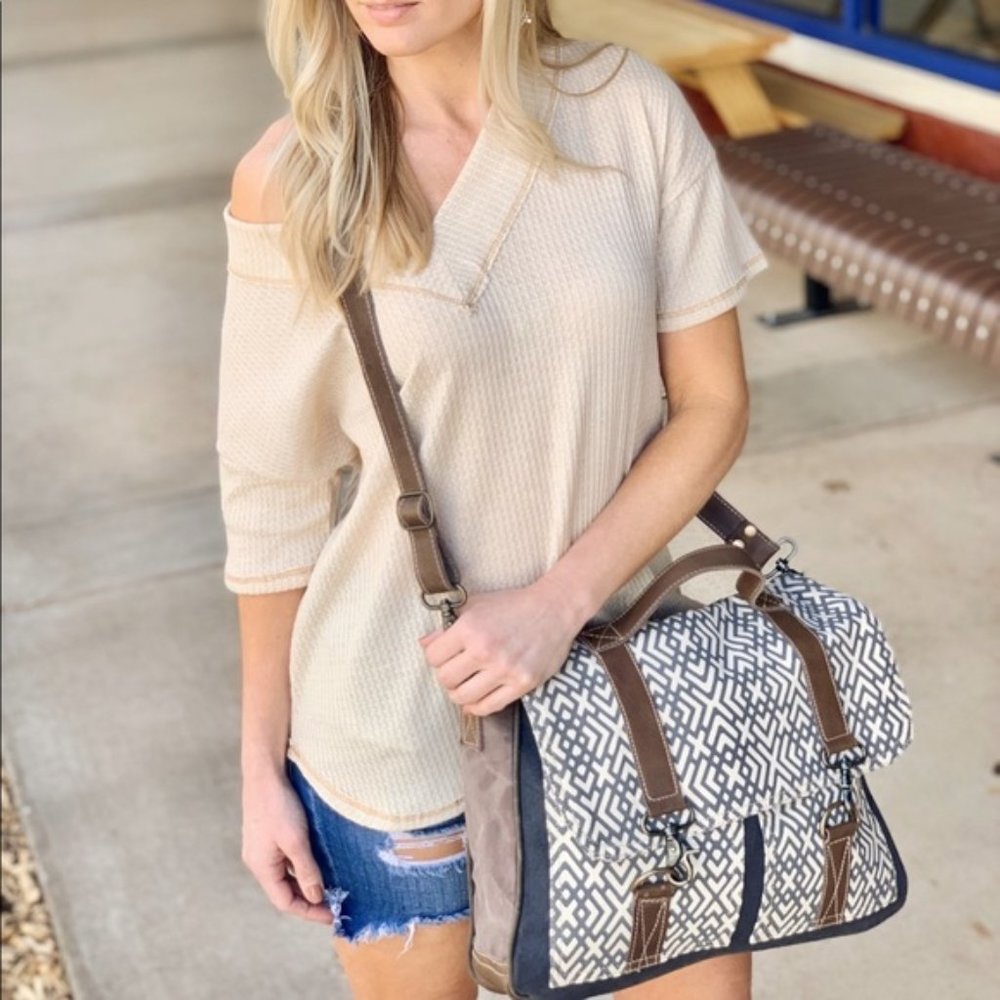 LAST ONE! X Design Messenger Bag - Picture 3 of 7